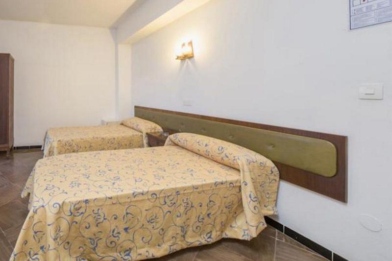Hostal Alicante San Antonio  Exterior photo